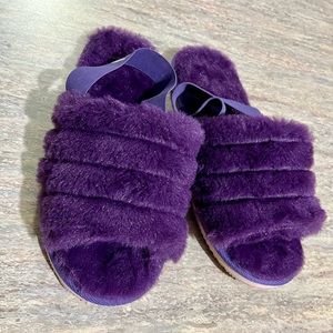 NWOB UBXRIN purple plush sandals w/ elastic straps